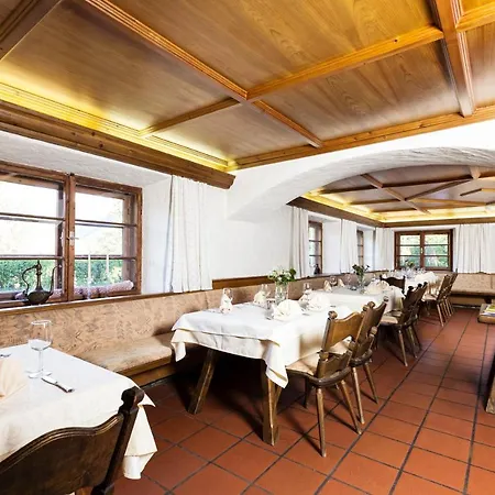 Gasthof St. Hubertus Inn